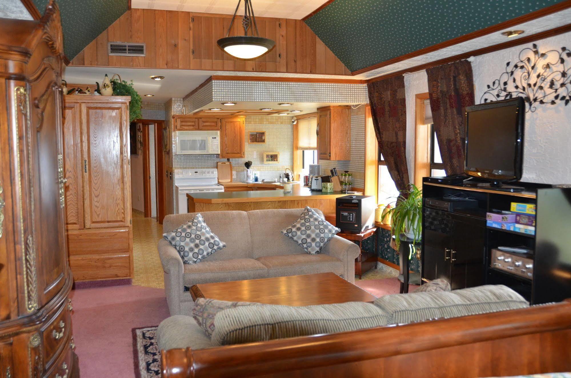 Where Eagles Fly Bed & Breakfast Elk Point Exterior photo