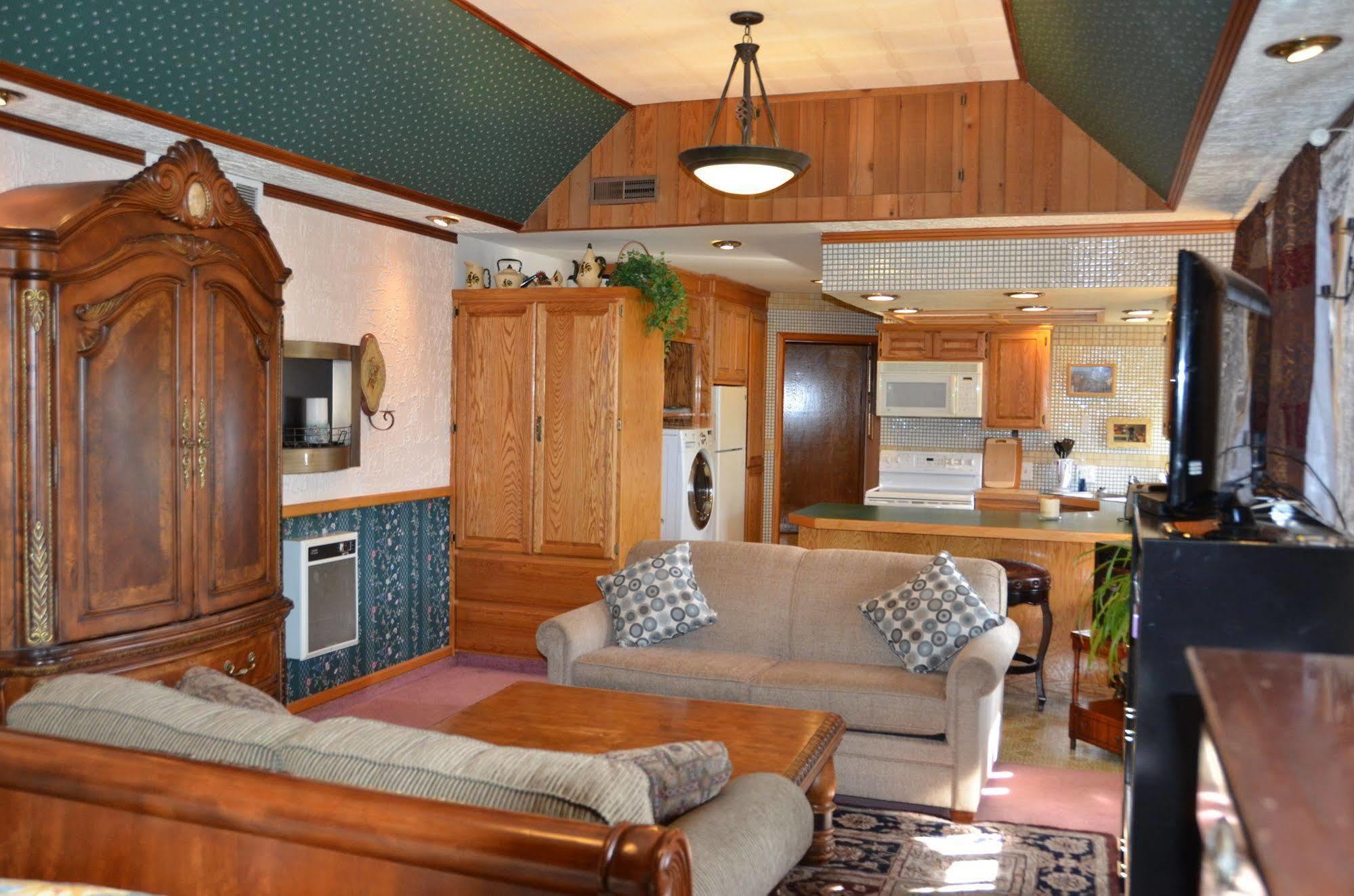 Where Eagles Fly Bed & Breakfast Elk Point Exterior photo