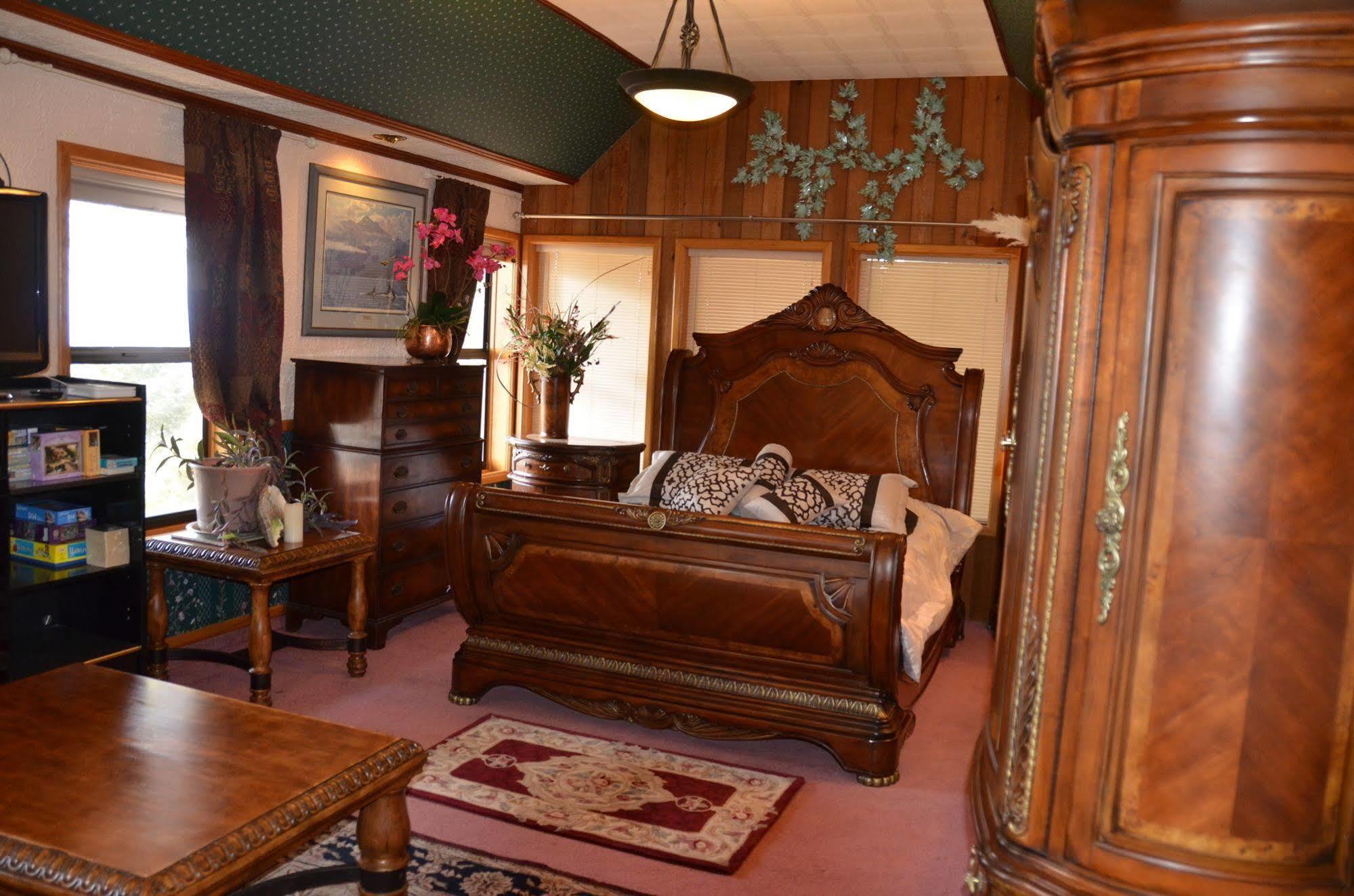 Where Eagles Fly Bed & Breakfast Elk Point Exterior photo